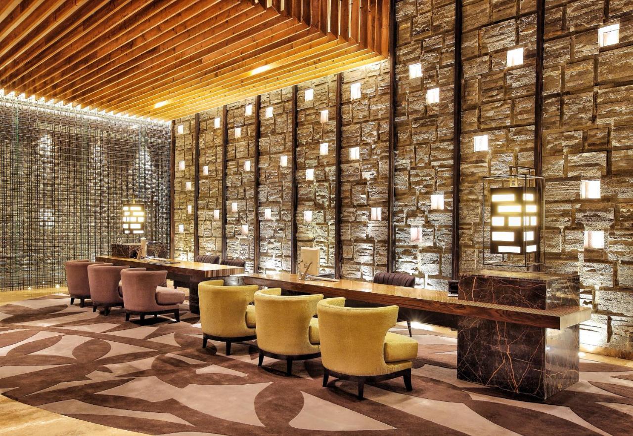 Ts Suites Семіньяк Екстер'єр фото The lobby of the Ritz-Carlton, Dubai