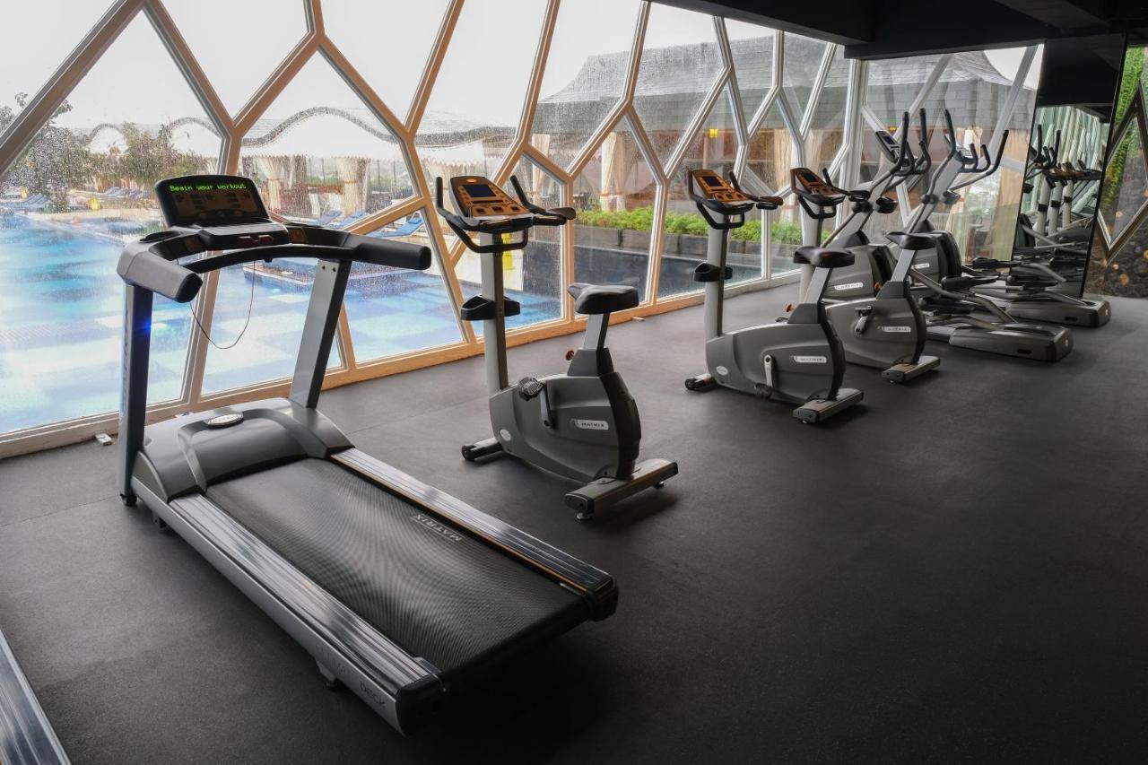 Ts Suites Семіньяк Екстер'єр фото The gym at the hotel
