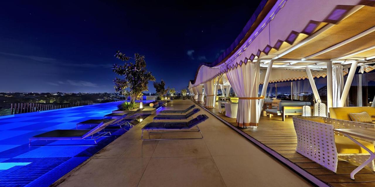 Ts Suites Семіньяк Екстер'єр фото The pool at the rooftop