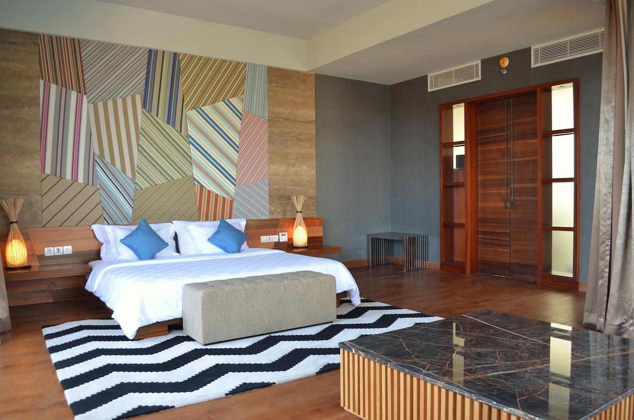 Ts Suites Семіньяк Номер фото A bedroom at the hotel